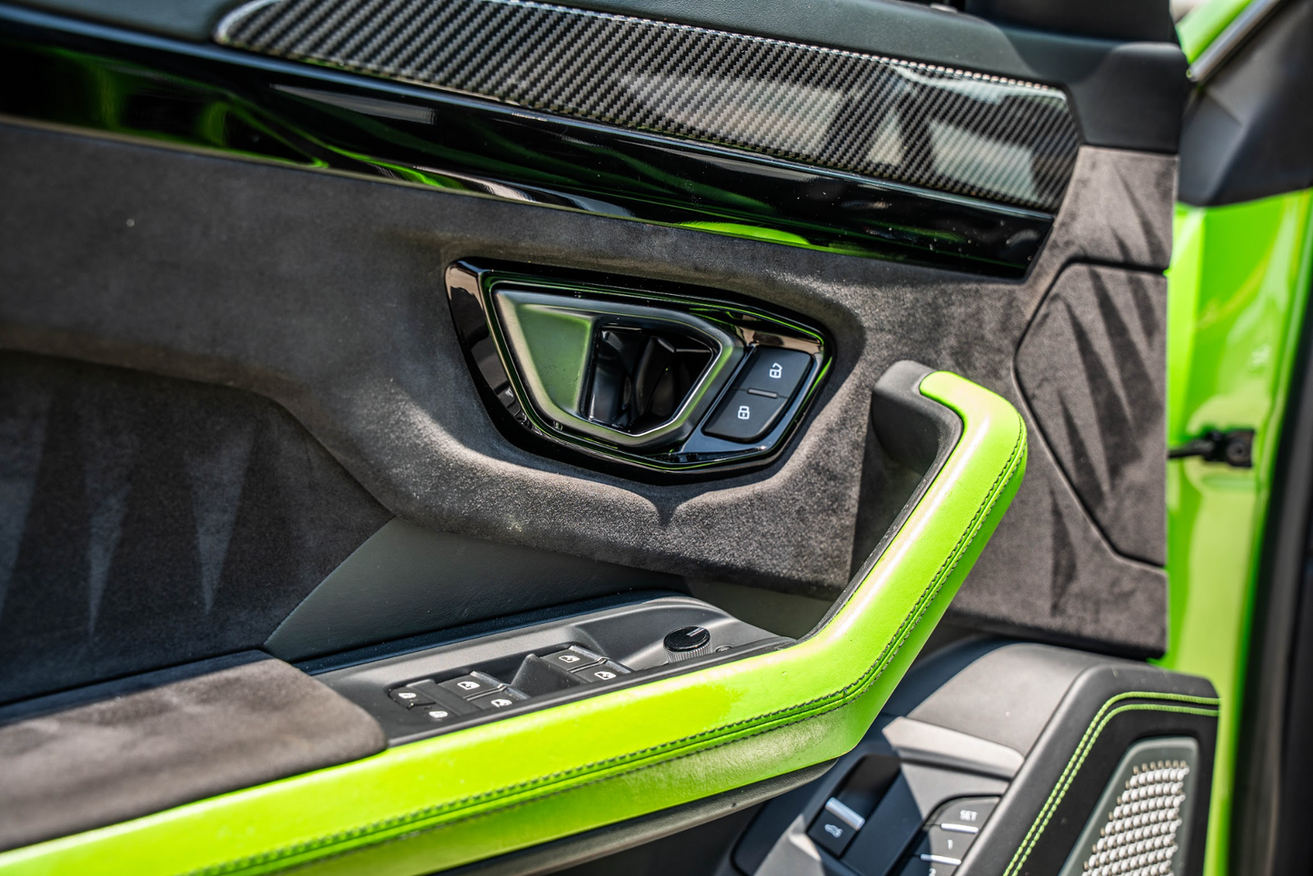 Lamborghini Urus (Green)