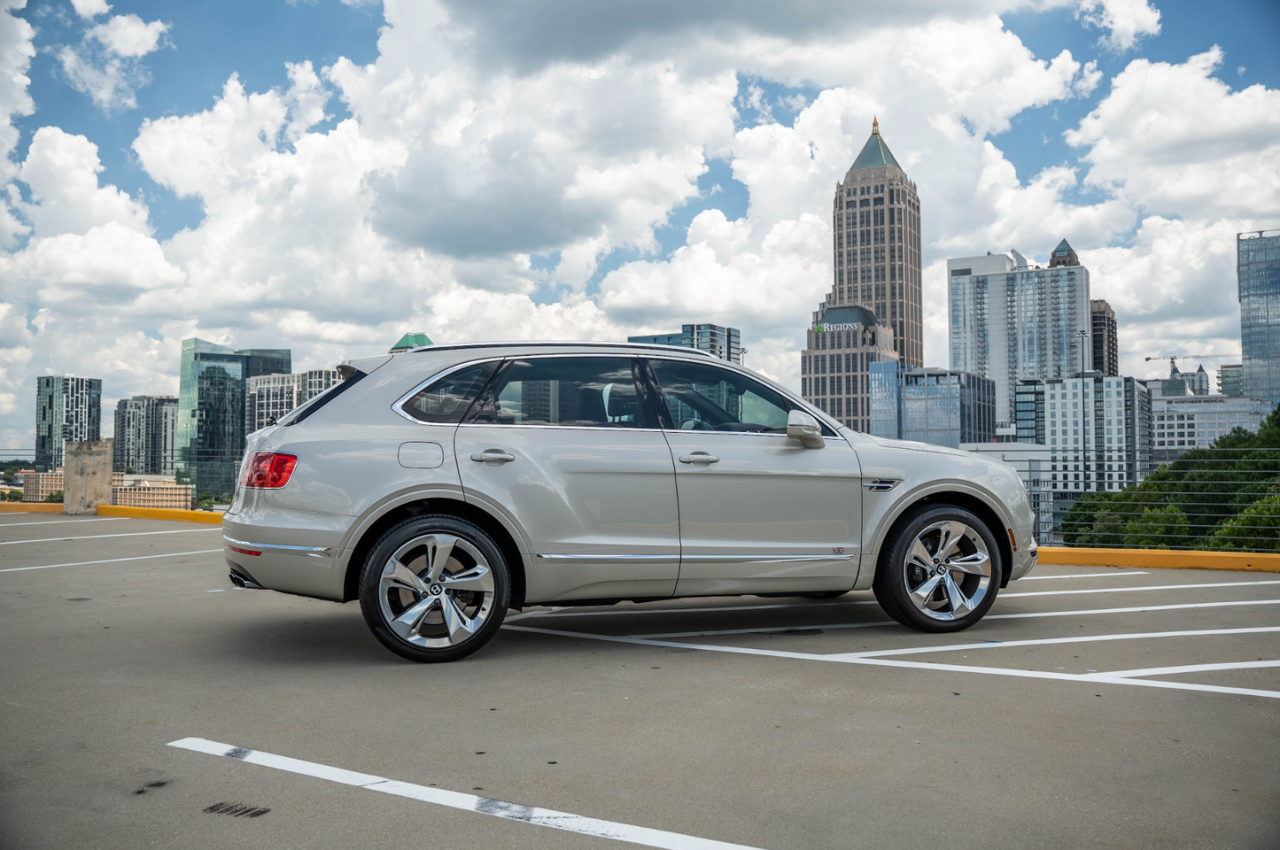 Bentley Bentayga (White)