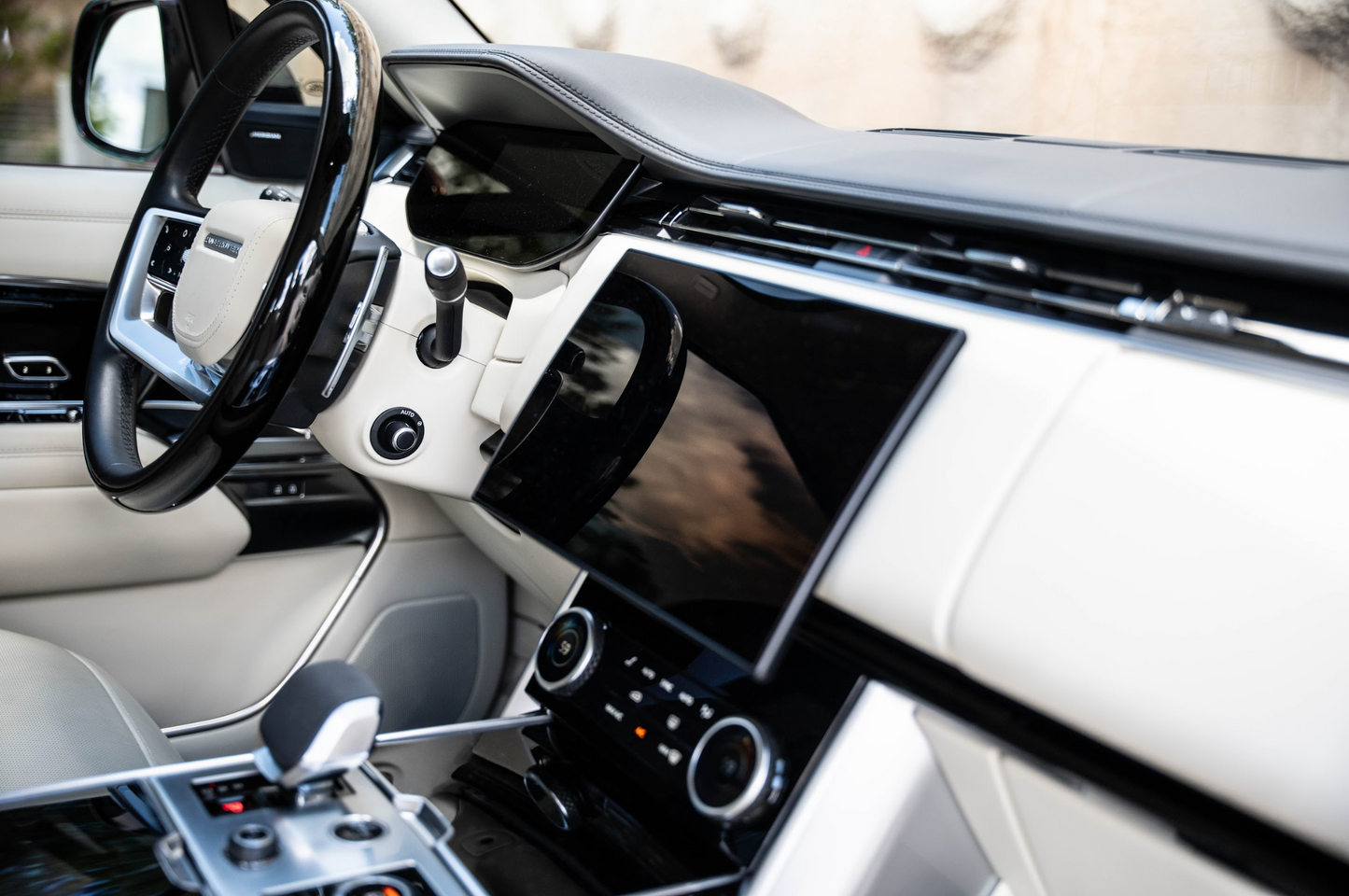 Land Rover Range Rover (Black)