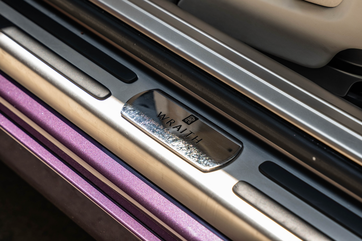 Rolls-Royce Wraith (Purple)