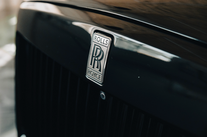 Rolls-Royce Cullinan (Black with Orange)