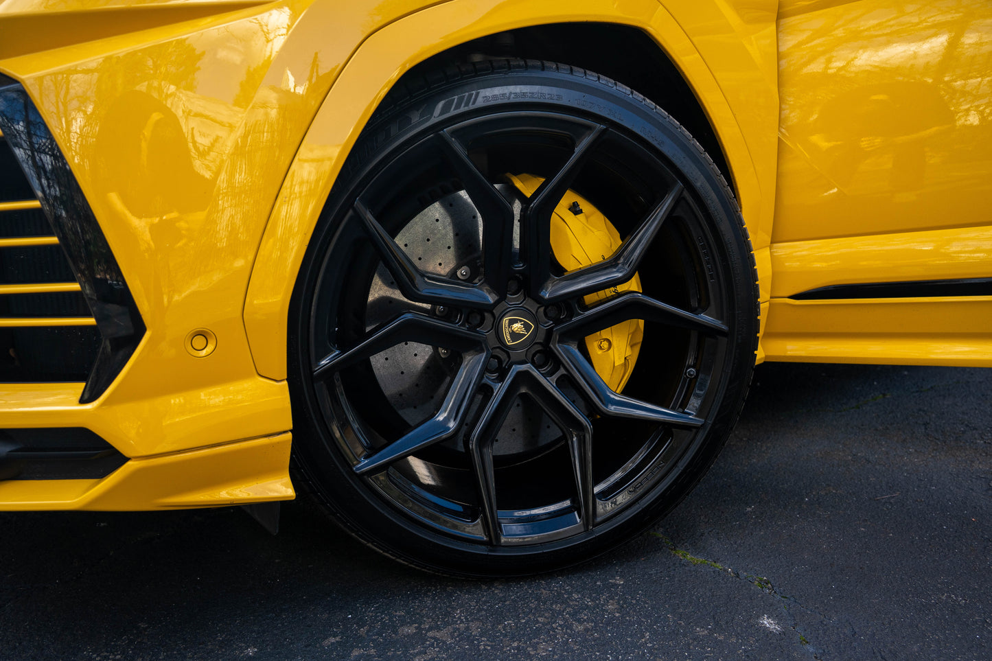 Lamborghini Urus Yellow