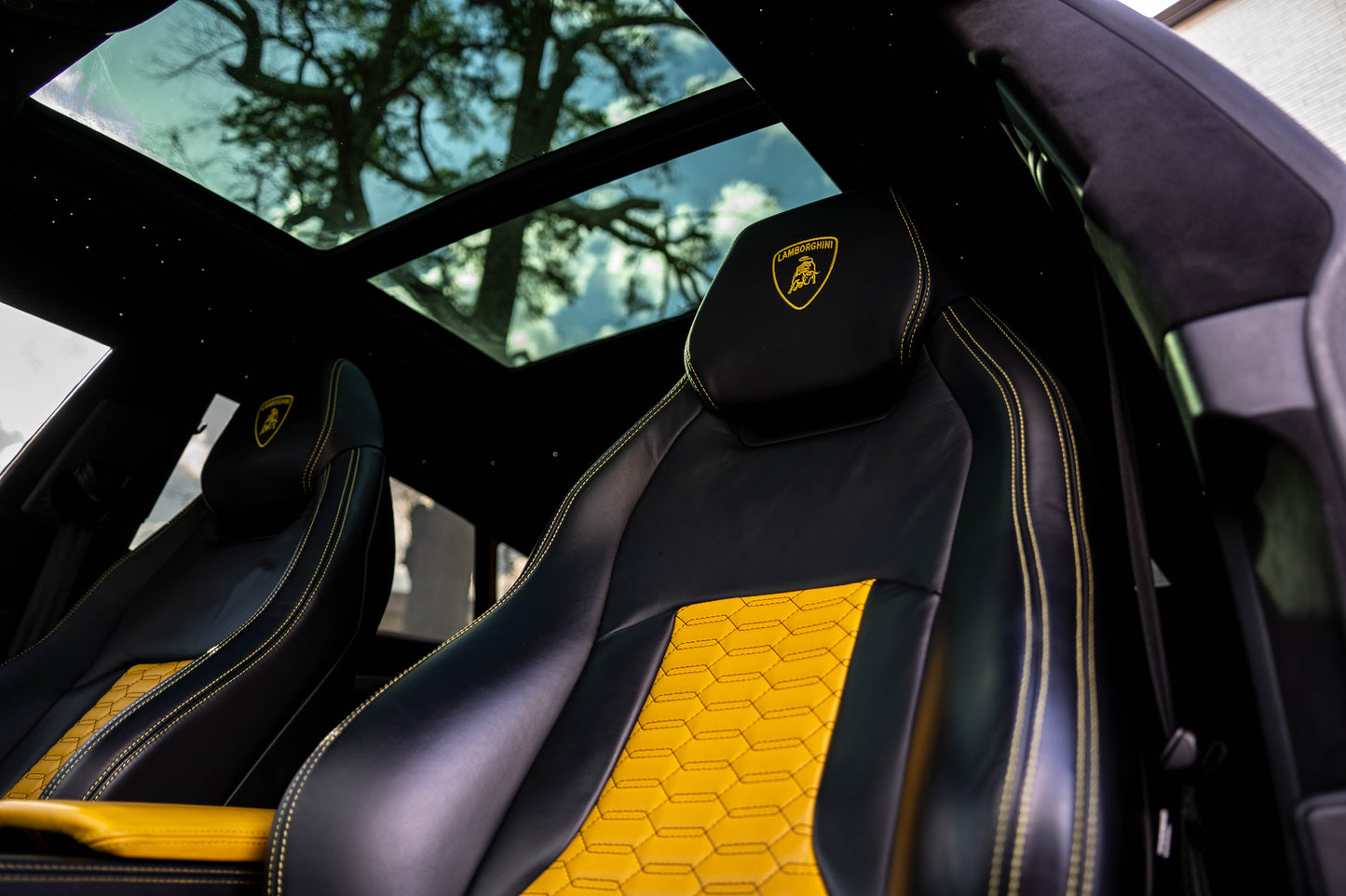 Lamborghini Urus Yellow